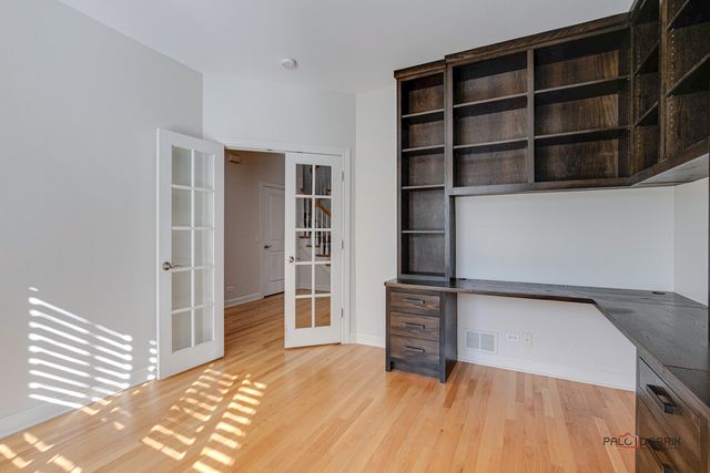 1918 Lynn Circle, Libertyville, IL 60048