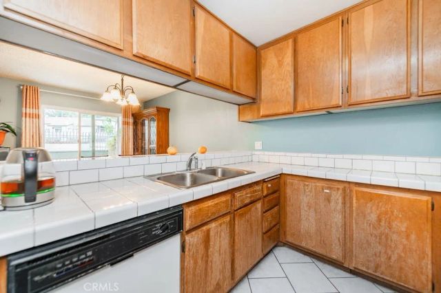 7 Town And Country Road, Phillips Ranch, CA 91766