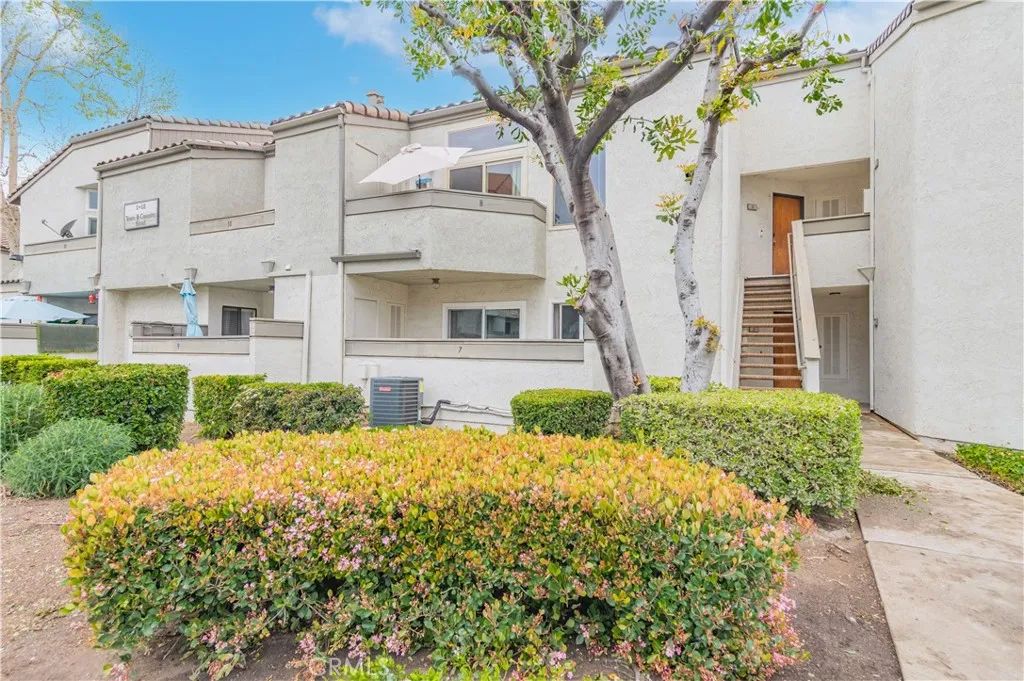 7 Town And Country Road, Phillips Ranch, CA 91766