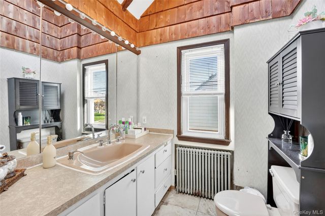207 New Hyde Park Road, New Hyde Park, NY 11040