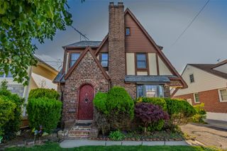 207 New Hyde Park Road, New Hyde Park, NY 11040