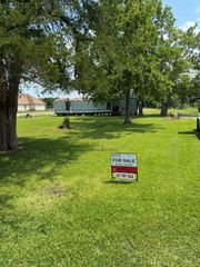 1003 Battlebell Road, Highlands, TX 77562