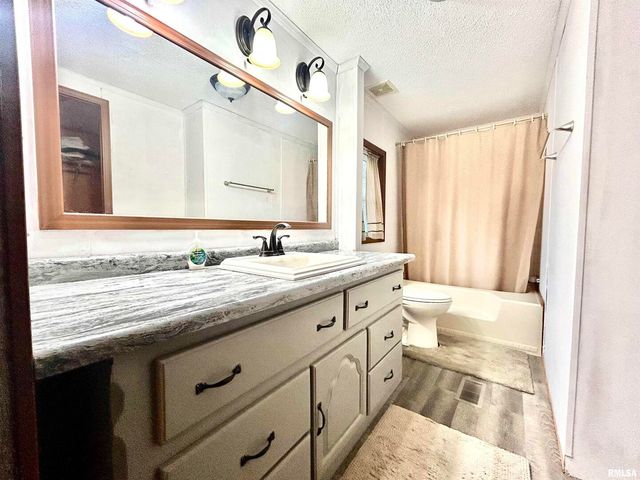 2282 LOGAN Road, West Frankfort, IL 62896