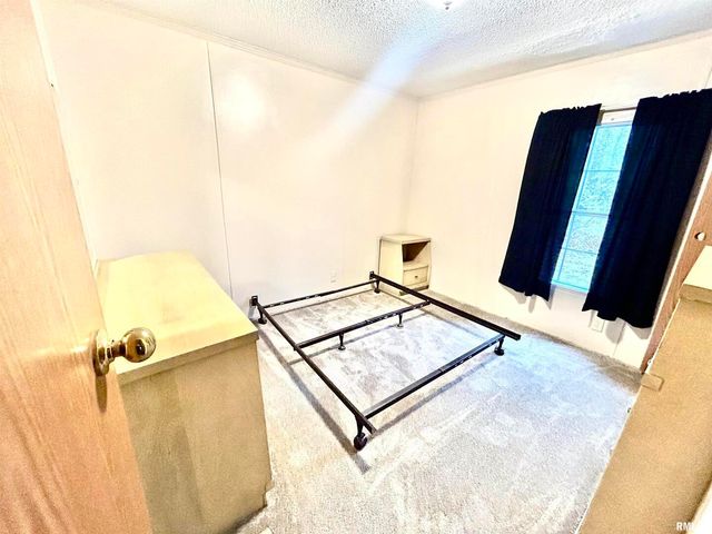 2282 LOGAN Road, West Frankfort, IL 62896