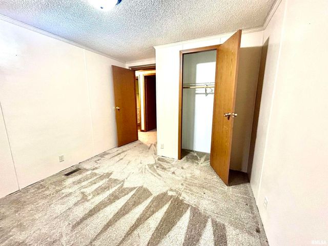 2282 LOGAN Road, West Frankfort, IL 62896