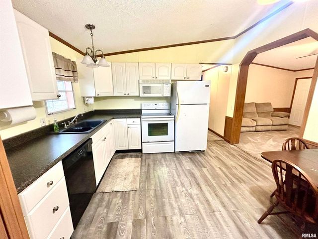 2282 LOGAN Road, West Frankfort, IL 62896