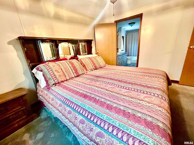 2282 LOGAN Road, West Frankfort, IL 62896