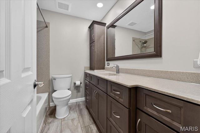 110 Wildwood Court, St Charles, MO 63303