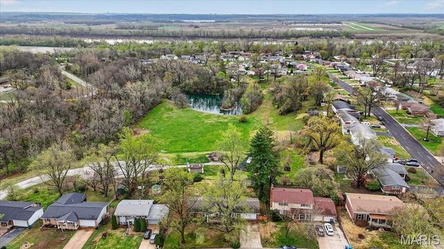 110 Wildwood Court, St Charles, MO 63303