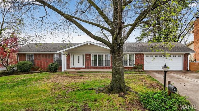 110 Wildwood Court, St Charles, MO 63303