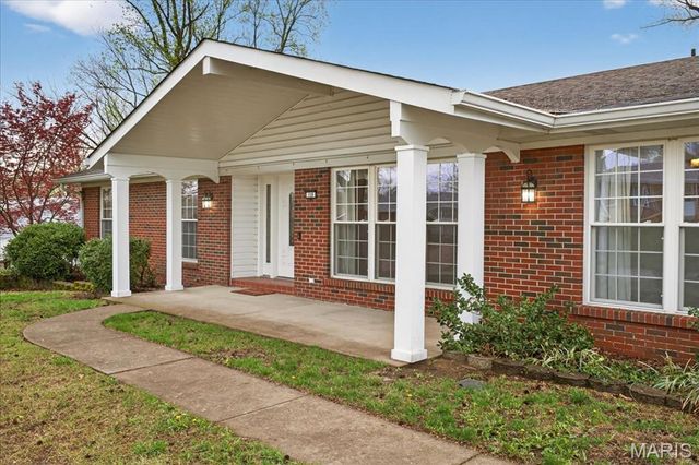 110 Wildwood Court, St Charles, MO 63303