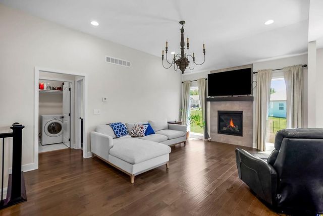 1814 Winchester Drive, Pleasant Hill, MO 64080