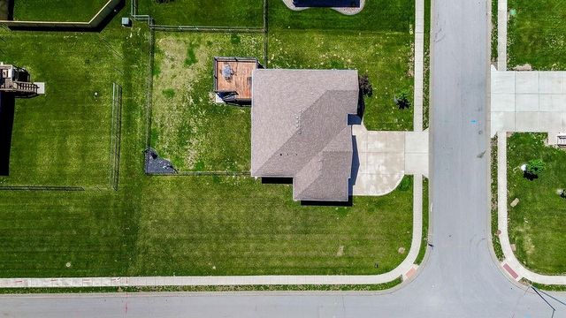 1814 Winchester Drive, Pleasant Hill, MO 64080