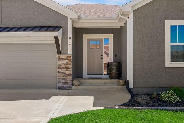 1814 Winchester Drive, Pleasant Hill, MO 64080