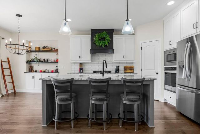 1814 Winchester Drive, Pleasant Hill, MO 64080
