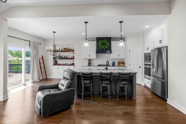 1814 Winchester Drive, Pleasant Hill, MO 64080