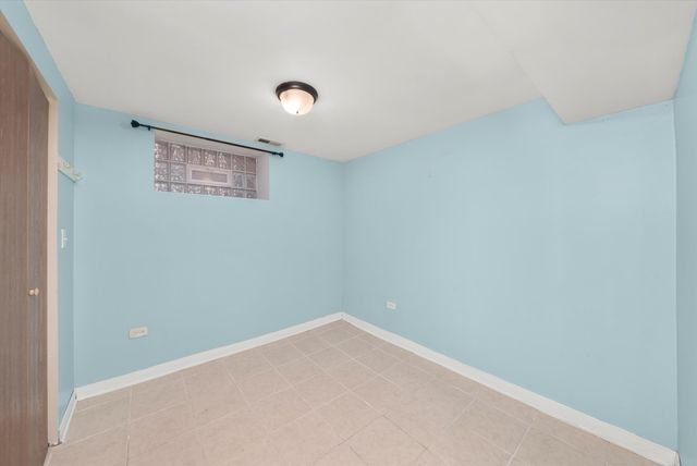 5850 S INDIANA Avenue, Chicago, IL 60637