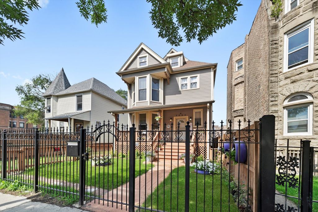 5850 S INDIANA Avenue, Chicago, IL 60637