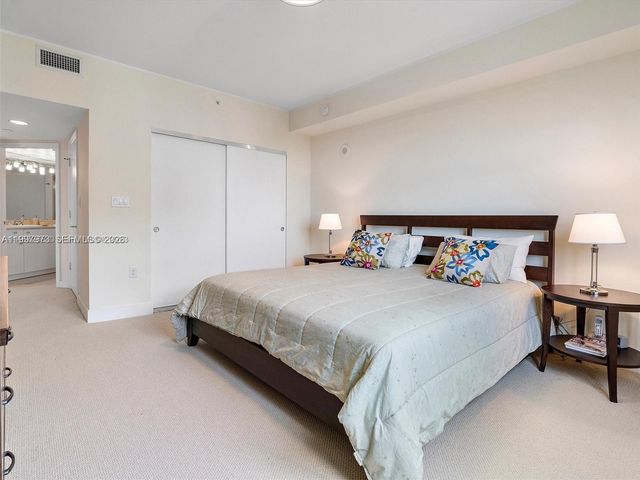 20000 E Country Club Drive 1102, Aventura, FL 33180