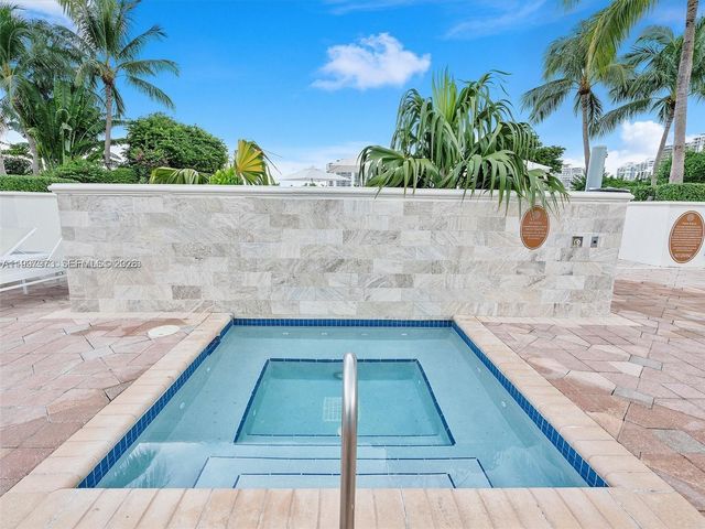 20000 E Country Club Drive 1102, Aventura, FL 33180