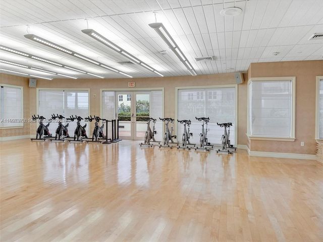 20000 E Country Club Drive 1102, Aventura, FL 33180