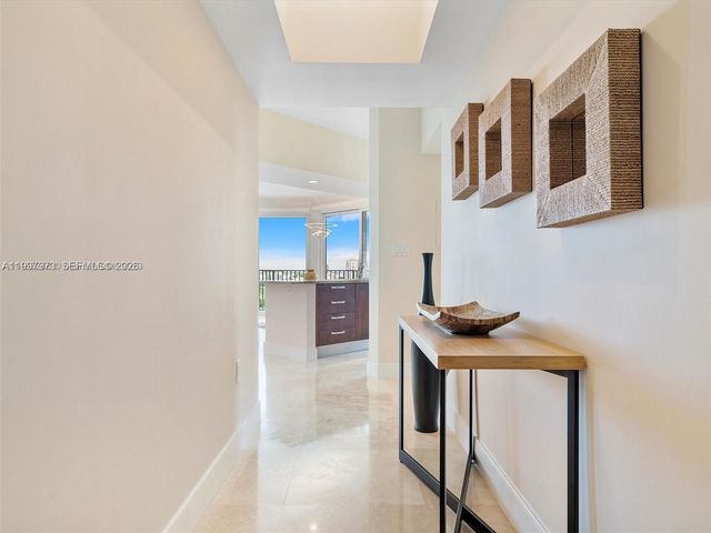 20000 E Country Club Drive 1102, Aventura, FL 33180