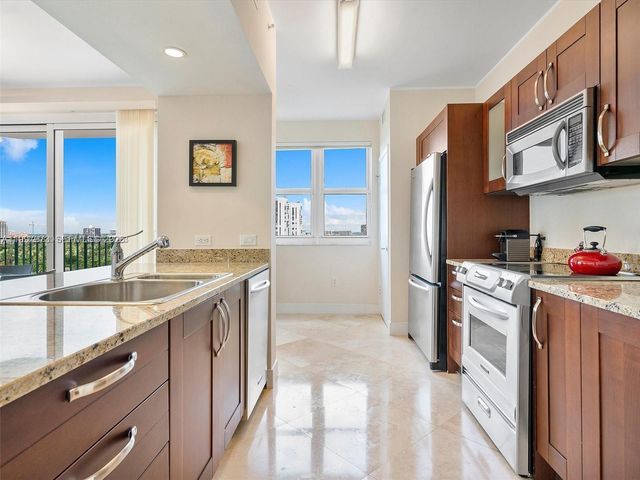 20000 E Country Club Drive 1102, Aventura, FL 33180