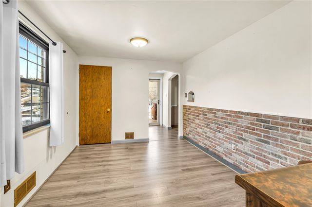 25 Carol Dr, Collier Twp, PA 15106