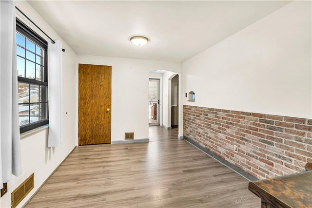 25 Carol Dr, Collier Twp, PA 15106