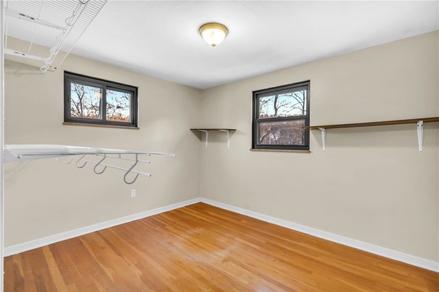 25 Carol Dr, Collier Twp, PA 15106