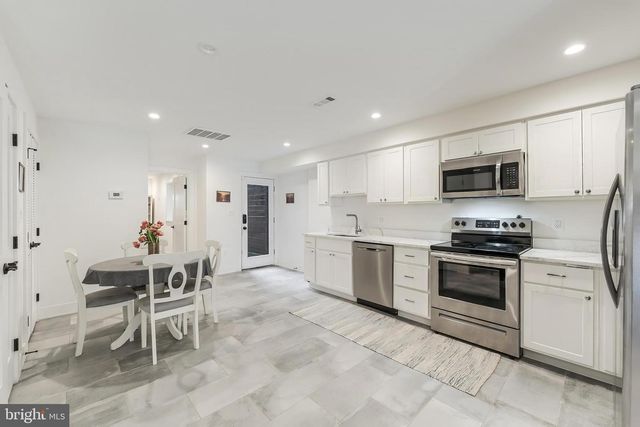 648 F ST NE, Washington, DC 20002