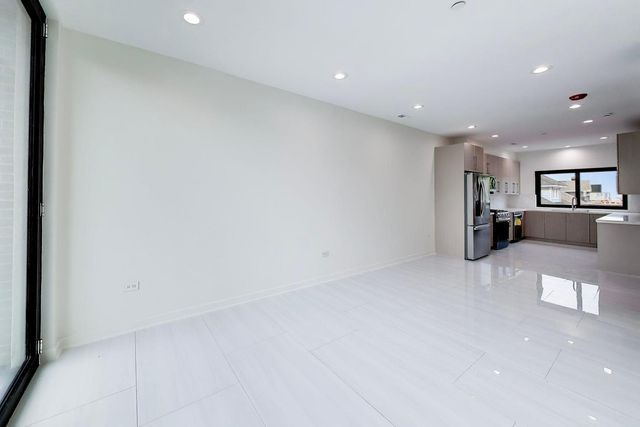 6344 Hennings Court 6344, Morton Grove, IL 60053