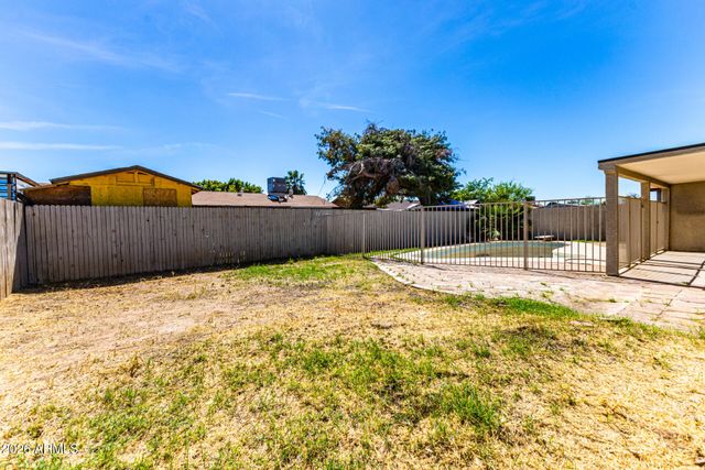 7339 W MONTECITO Avenue, Phoenix, AZ 85033