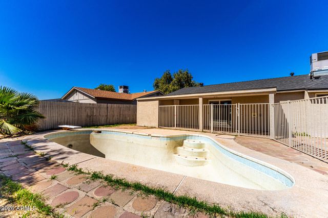 7339 W MONTECITO Avenue, Phoenix, AZ 85033