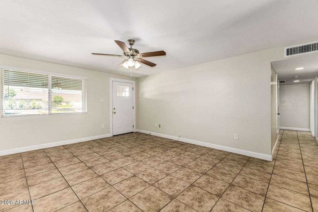 7339 W MONTECITO Avenue, Phoenix, AZ 85033 — photo 4