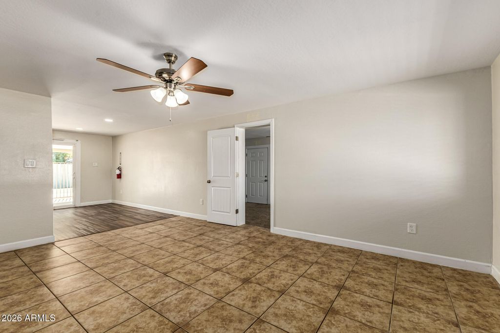 7339 W MONTECITO Avenue, Phoenix, AZ 85033 — photo 5