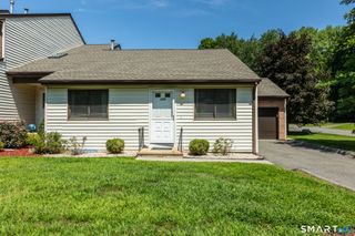 17 Oak Forest Drive 5, Manchester, CT 06040