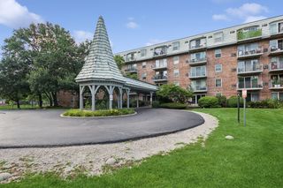 5125 Blodgett Avenue 218T, Downers Grove, IL 60515
