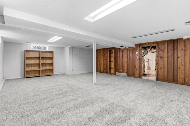 1345 Berkeley Avenue, Saint Paul, MN 55105