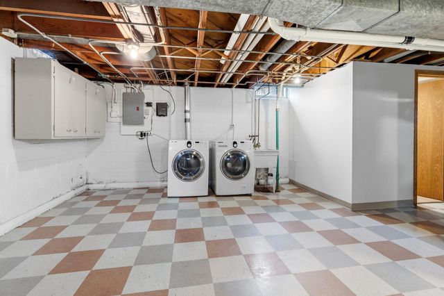 1345 Berkeley Avenue, Saint Paul, MN 55105