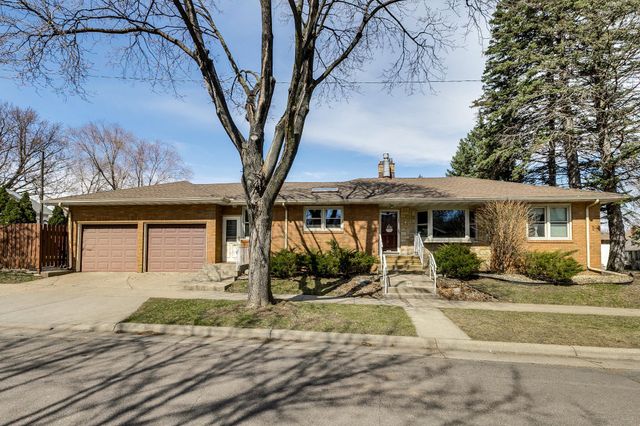 1345 Berkeley Avenue, Saint Paul, MN 55105