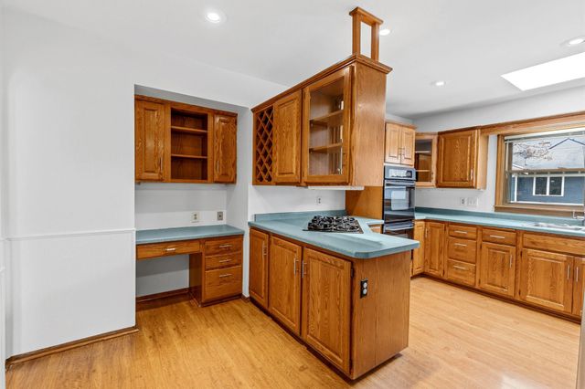 1345 Berkeley Avenue, Saint Paul, MN 55105