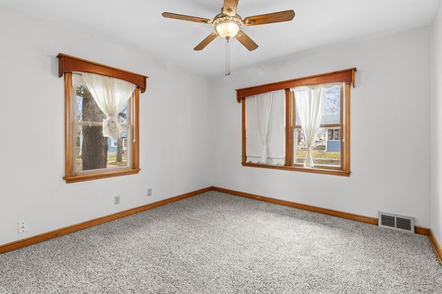 1345 Berkeley Avenue, Saint Paul, MN 55105