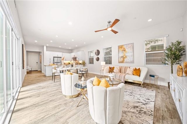 220 Follyhatch, Irvine, CA 92618