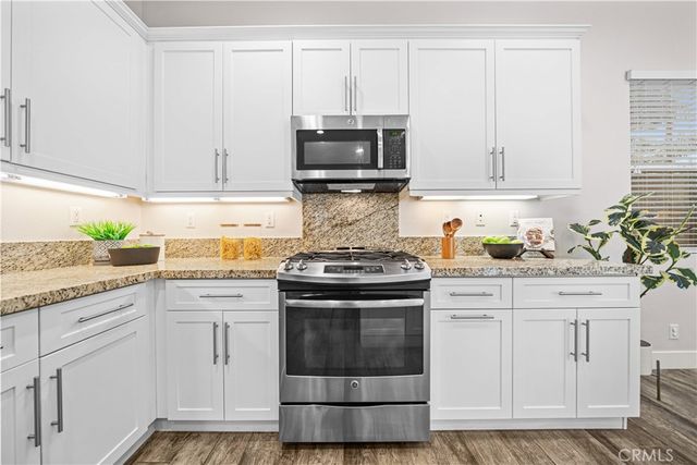 220 Follyhatch, Irvine, CA 92618