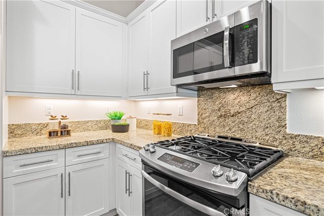 220 Follyhatch, Irvine, CA 92618