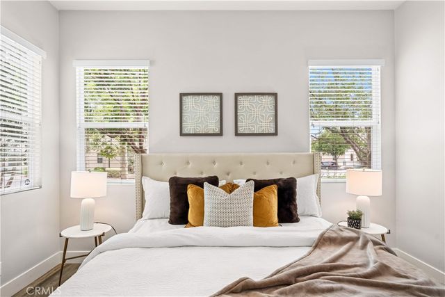 220 Follyhatch, Irvine, CA 92618