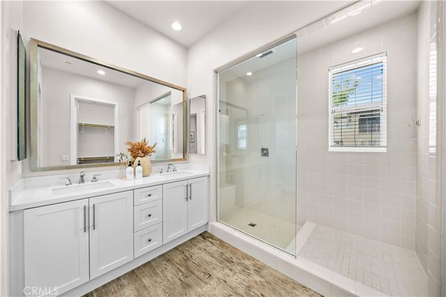 220 Follyhatch, Irvine, CA 92618