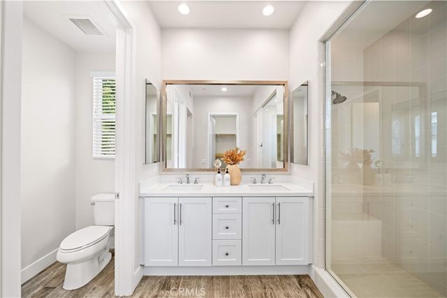 220 Follyhatch, Irvine, CA 92618