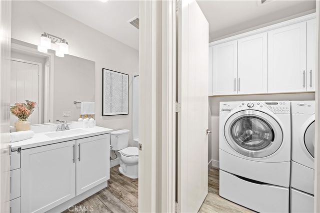 220 Follyhatch, Irvine, CA 92618